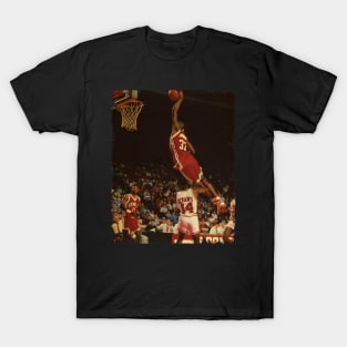 Stacey Augmon - Vintage Design Of Basketball T-Shirt